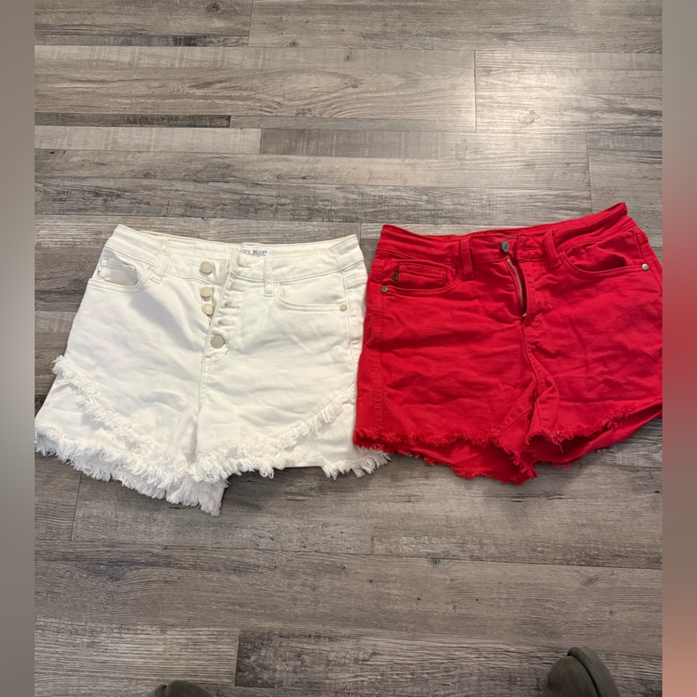 2 pair of Judy Blue women’s shorts. Small